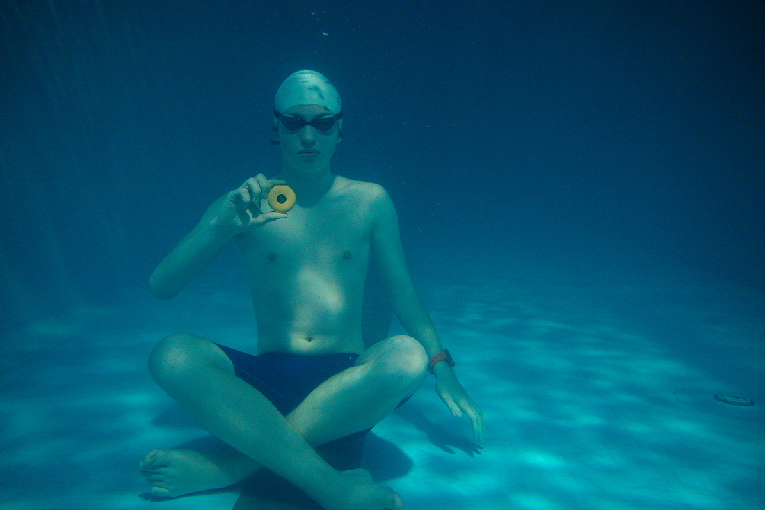 How Listening to Music While Swimming Improves Mental Health